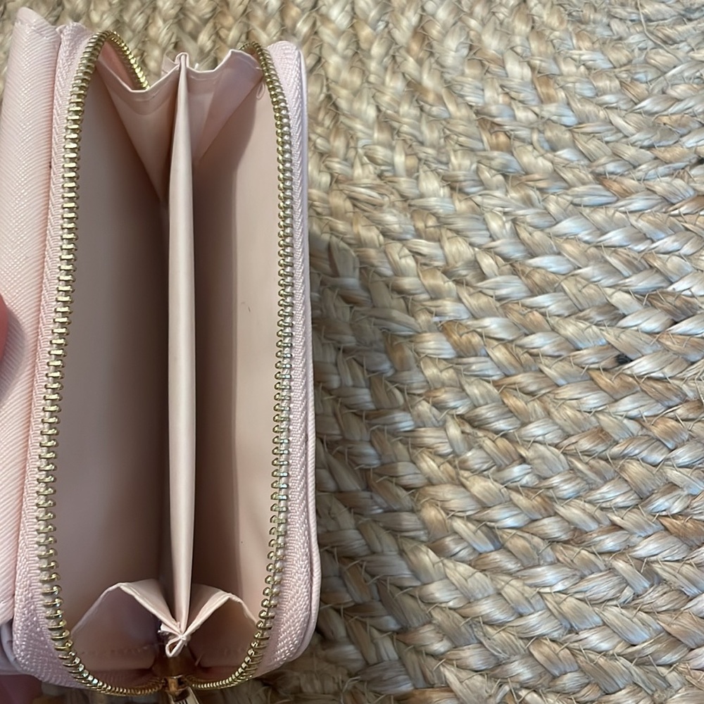 Pink Wallet - Picture 3 of 3